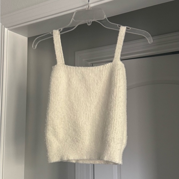 Willow & Wind Tops - Elegant White Sweater Knit Tank Top